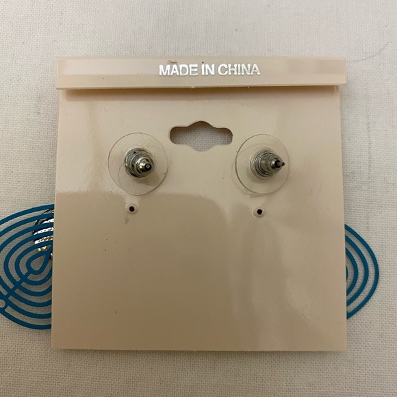 Fashion Earrings Silver / Blue Posts NIP - Picture 2 of 3